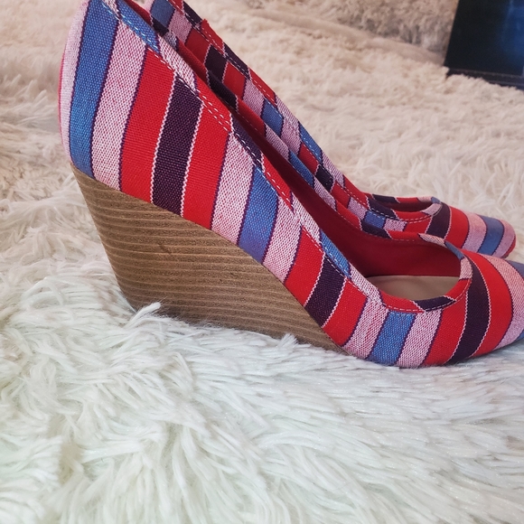 Soul Society Colorful Striped Wedge Size 7 - Picture 2 of 11